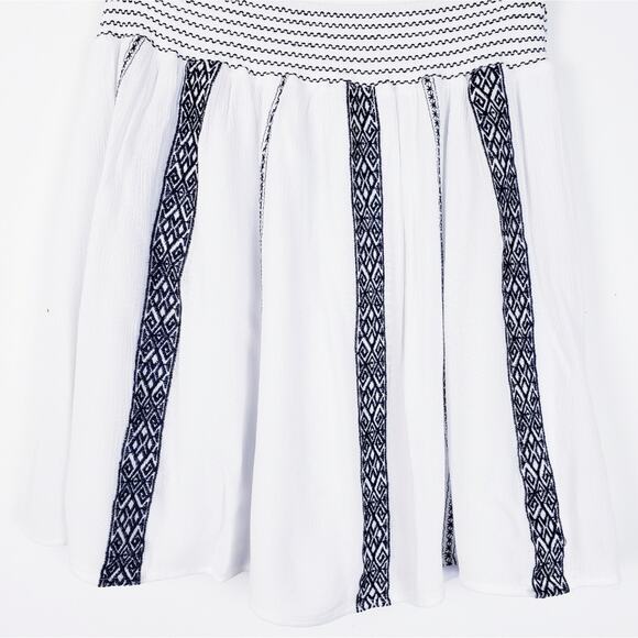 Alya  White Gauze‎ Navy Embroidered Skater Skirt Size Large Fully lined - Picture 10 of 10